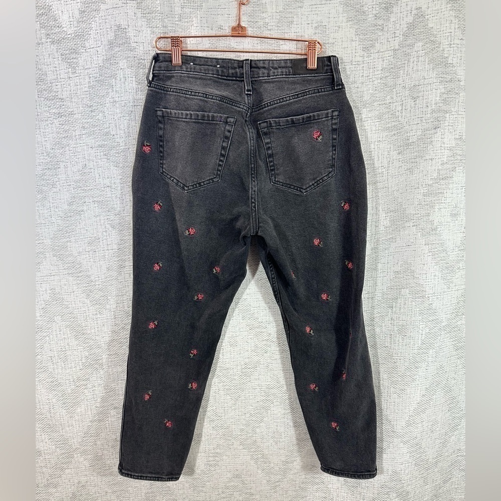 Hollister Curvy High rise mom jeans with floral embroidery size 27 - Picture 4 of 6